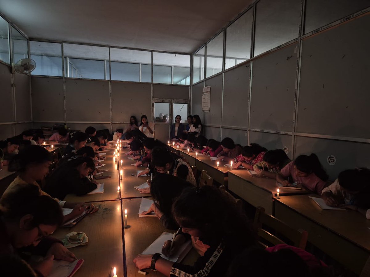 awujorhat's tweet image. AWU celebrated Library Week 2025, aligning with the Govt of Assam’s declaration as the “Year of Books 2025&quot;. Various academic &amp;amp; literary activities were organized to promote reading, learning and knowledge sharing within the university community.
@AjantaRajkonwar @TapanGohain5