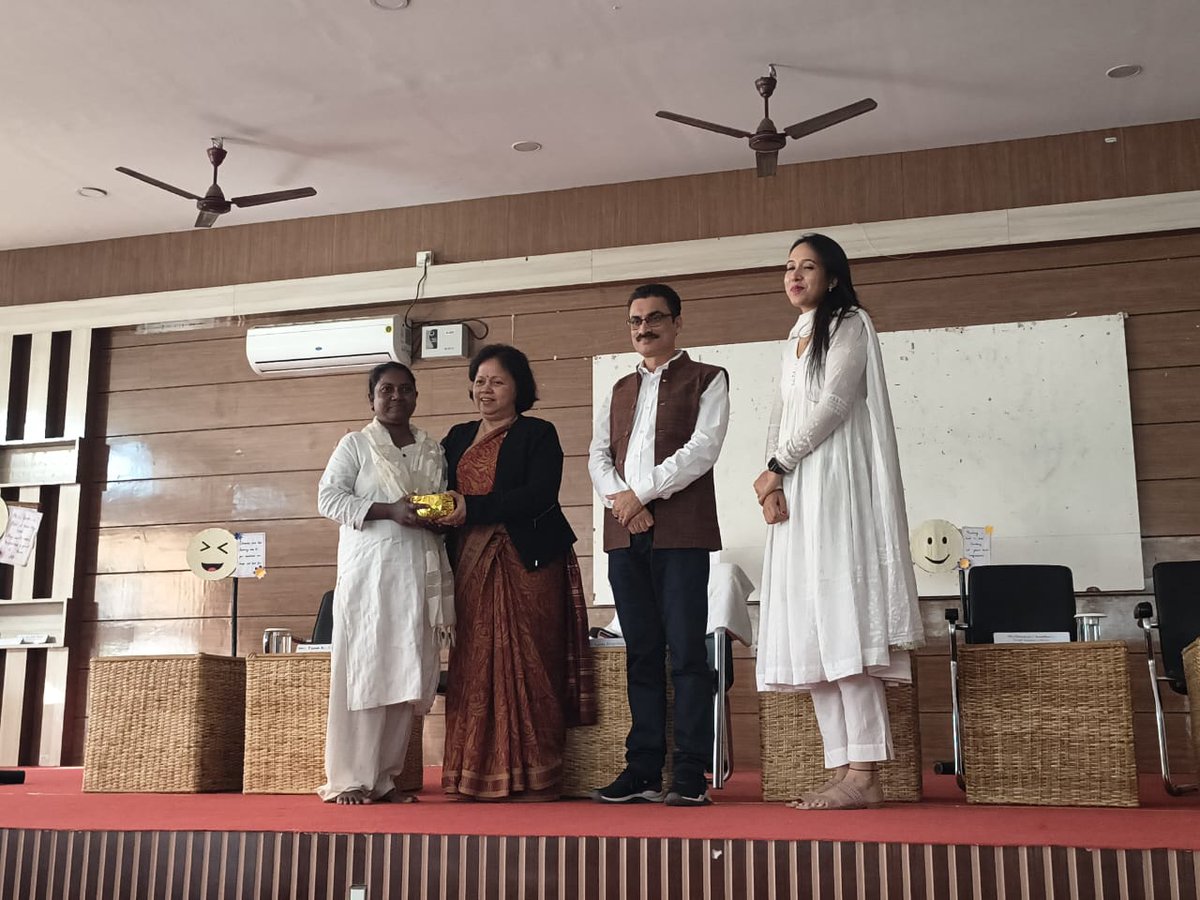 awujorhat's tweet image. AWU celebrated Library Week 2025, aligning with the Govt of Assam’s declaration as the “Year of Books 2025&quot;. Various academic &amp;amp; literary activities were organized to promote reading, learning and knowledge sharing within the university community.
@AjantaRajkonwar @TapanGohain5