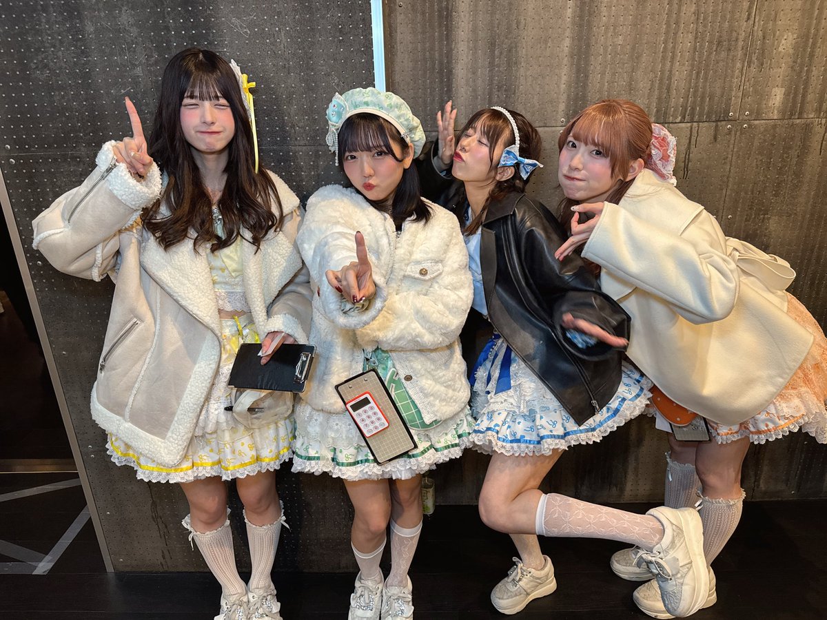 次回発送さん専用 手回し充電ラジオライト｜YAZAWA CORPORATION