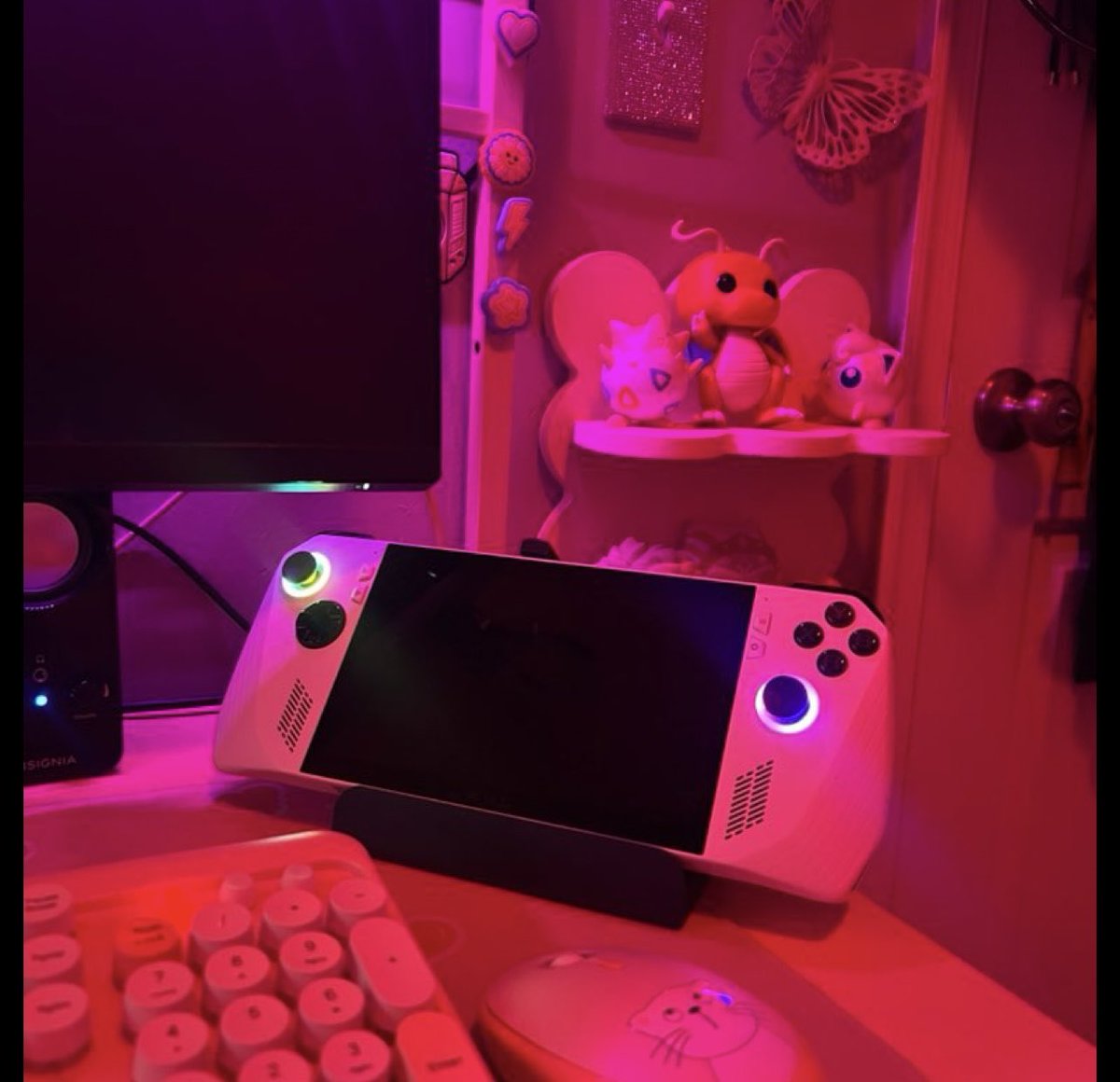 Hey guys so this lil guy here is what I have been streaming from for a year now. And while this lil guy gets the job done he can only hold but so much power for streaming. Today that can change with your support 💞 pull up and support today if you have the time🫶🏽