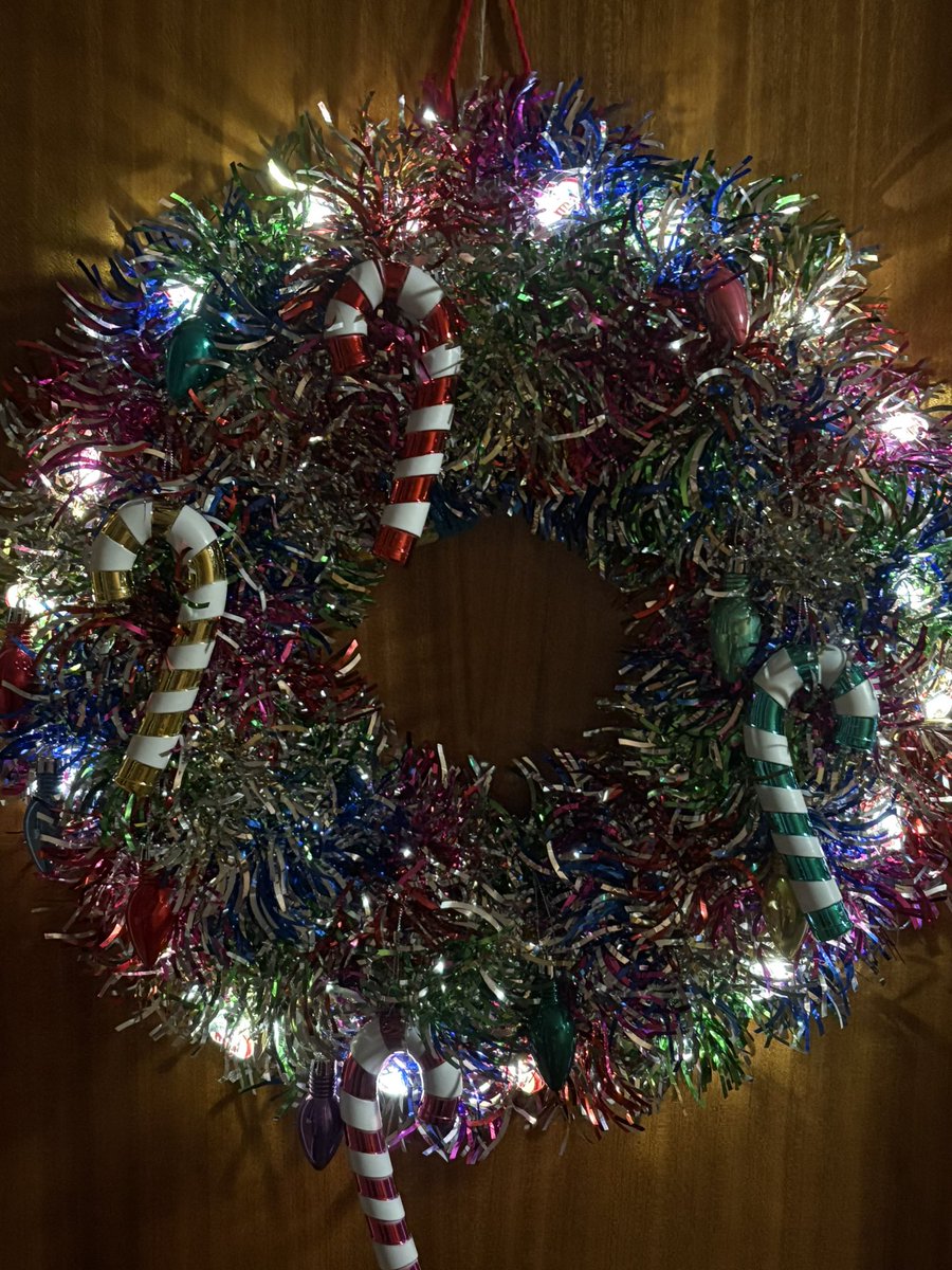 MisMandyNKOTBSB's tweet photo. @AldiUK So I kinda did a thing with one of your lovely tinsel reefs.  I added my own touch to it. Hope that was ok. https://t.co/7ujWWGkI7M
