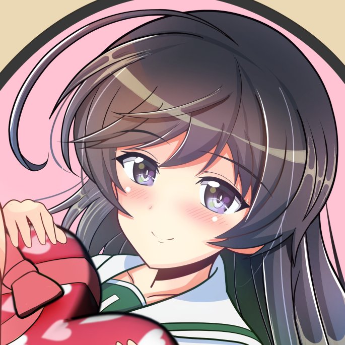 五十鈴華 「#見た人も無言で推しのドアップを貼る」|グラタンのイラスト