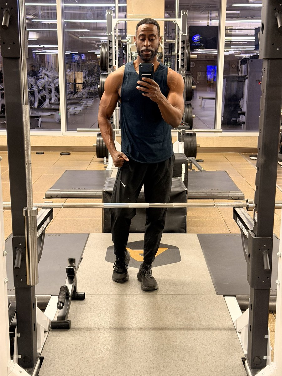 Forgot how empty the gym is on Friday nights.