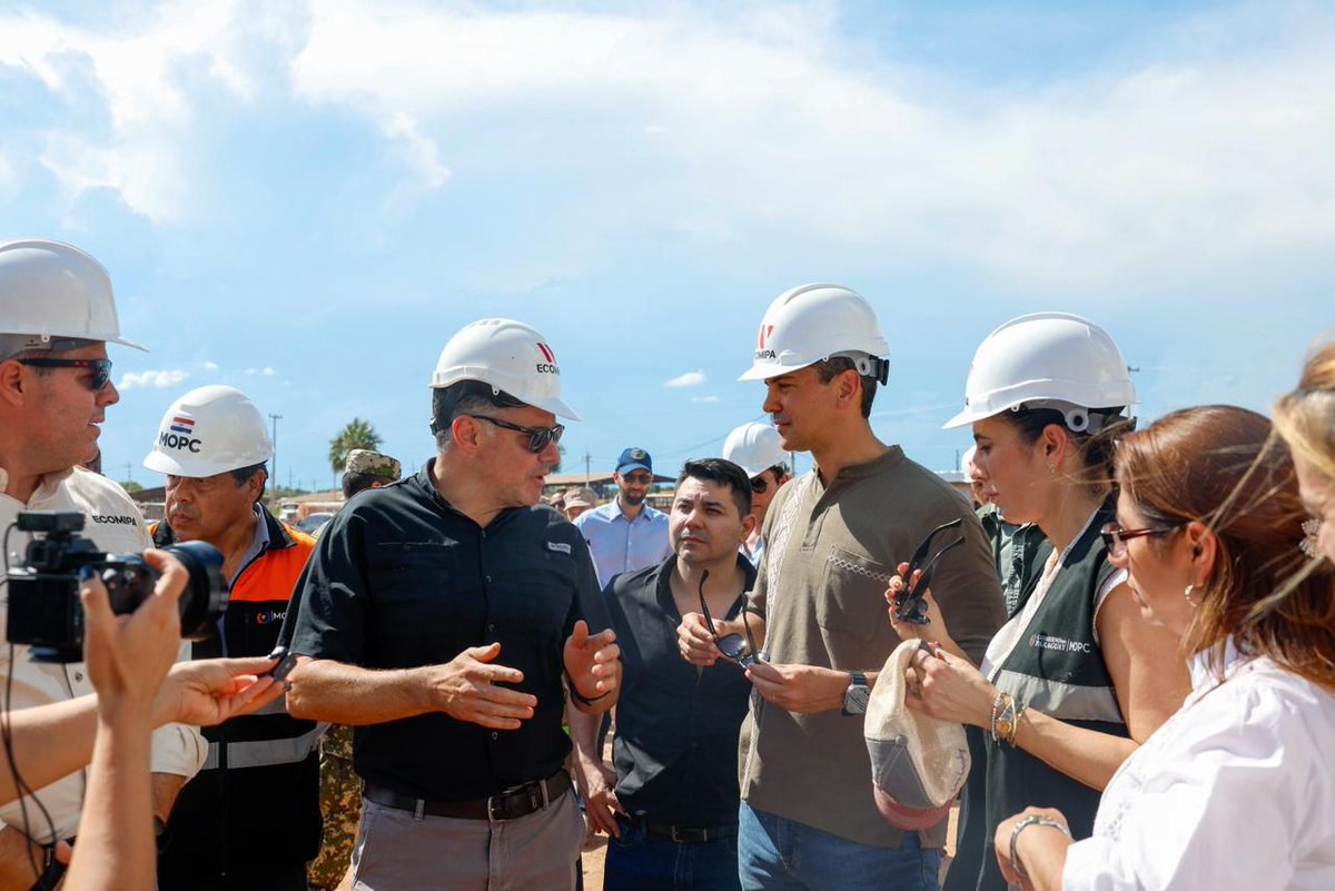 #Plataforma920 conversamos con el 🗣 Ing. Francisco Franco, encargado de certificaciones de la empresa Ecomipa S.A. 
🔹El Pdte. <a href="/SantiPenap/">Santiago Peña</a> realizó ayer una visita para verificar el avance de las obras en el tramo Pozo Colorado- Concepción. Las obras concluirán a fines del 2026