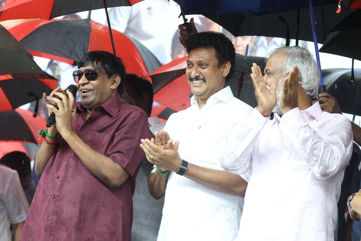 Anbil_Mahesh's tweet image. கழக @dmk_youthwing செயலாளர்-மாண்புமிகு துணை முதலமைச்சர் @Udhaystalin அவர்களின் பிறந்தநாளையொட்டி, சென்னை(கி) மாவட்டக் கழக இளைஞரணி சார்பில் துறைமுகம் தொகுதியில் &quot;கொடுக்கப் பிறந்த கரம் - உதயம் திராவிட வரம்&quot; என்ற தலைப்பில் நலத்திட்ட உதவிகள் வழங்கும் விழா நடைபெற்றது. பகுதி இளைஞரணி…