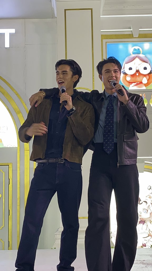 pvxpt0947's tweet image. เทศน์ไมกี้ น่าร้ากกก ร้องเพลงเพราะมากกทุกคนนน

TATE AT SIAM PARAGON
#SiamParagon20thAnniversaryxTATE

MIKEY AT SIAM PARAGON
#SiamParagon20thAnniversaryxMikey

#เทศน์ไมรอน #TateMyron