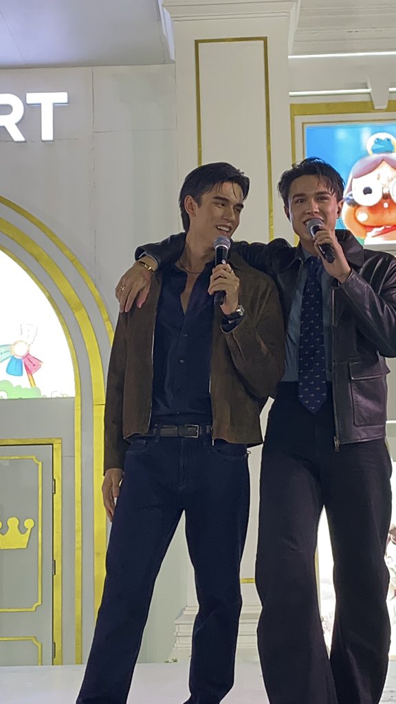 pvxpt0947's tweet image. เทศน์ไมกี้ น่าร้ากกก ร้องเพลงเพราะมากกทุกคนนน

TATE AT SIAM PARAGON
#SiamParagon20thAnniversaryxTATE

MIKEY AT SIAM PARAGON
#SiamParagon20thAnniversaryxMikey

#เทศน์ไมรอน #TateMyron