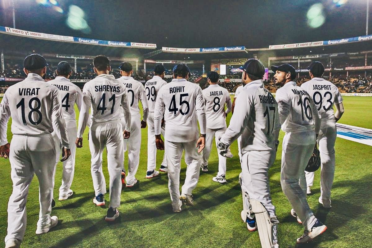 No difference between cricket and politics these days. the beautiful game is slowly getting destroyed by egoistic individuals.. are coaches and  selectors bigger than the game. 💔

<a href="/BCCI/">BCCI</a> <a href="/StarSportsIndia/">Star Sports</a> <a href="/BCCIdomestic/">BCCI Domestic</a> <a href="/IrfanPathan/">Irfan Pathan</a> <a href="/vikrantgupta73/">Vikrant Gupta</a> <a href="/pragyanojha/">Pragyan Ojha</a> <a href="/bhogleharsha/">Harsha Bhogle</a>