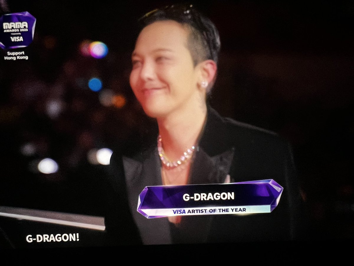 ウギャ〜😭😭😭😫😫😫🏆🏆🏆
おめでとう🥳🎉💓💓💓💓💓
👑🐉🏆 ARTIST OF THE YEAR🏆
#GDRAGON
#2025MAMAAWARDS