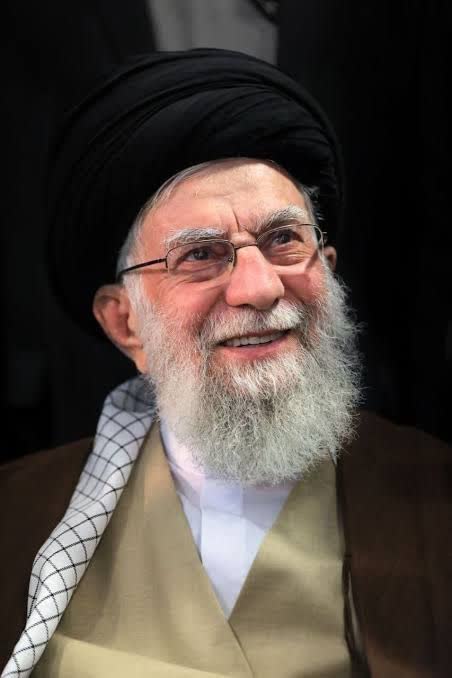 Elii9964's tweet photo. جان به این هارمونیک "لبخند و نگاه".
#لبیک_یا_خامنه_ای 🤚
#رهبری 🤲 https://t.co/W5aWaoGJmS