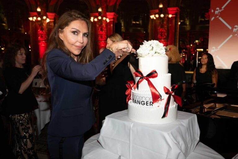 Casimir_Noir's tweet image. Observatoire du #DamageControl pédocriminel :
#E_Enfance et #innocenceEnDanger
Leur QG ancestral est à #Morfontaine et c&apos;est une rente familiale.