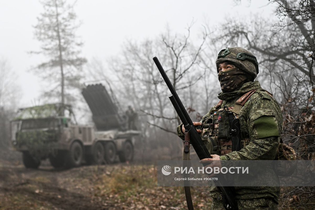 TheGreyPatriot_'s tweet photo. 🇷🇺 Today's work of BM-27 "Uragan" from 73rd Artillery Brigade of 25th Combined Arms Army within Group of Forces "Zapad" in Krasnolymansk direction.

Part 3 of 3

#Russia #Russian #Russians #Today #SVO #RIA #Artillery #Rocket #Missile #Launcher #Uragan #Tactical #BM27 https://t.co/YZB48WRK0a