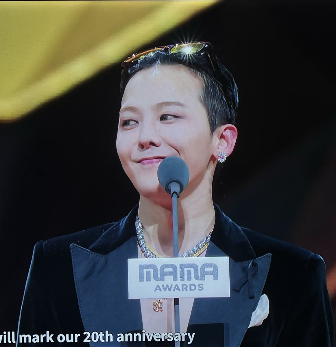 kjymisser's tweet photo. your 2013 and 2025 mama artist of the year. first – and only – soloist. take a bow, gd! https://t.co/7qh8fUWmCQ