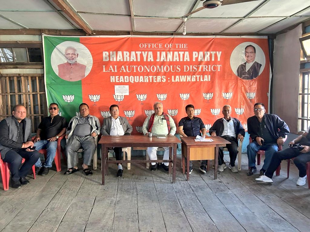 deveshkumarbjp's tweet photo. LADC चुनाव में भाजपा लहराएगी परचम!
आज मिजोरम प्रवास के दौरान दोपहर में Lawngtlai स्थित भाजपा कार्यालय में माननीय प्रदेश अध्यक्ष, Dr K Beichhua जी एवं
+
@blsanthosh
#BJP4Mizoram #BJP4India #Mizoram #Aizwal #ModiHaiToMumkinHai #ModiSarkar3 #NDA4Nation https://t.co/l1LasEJpmM