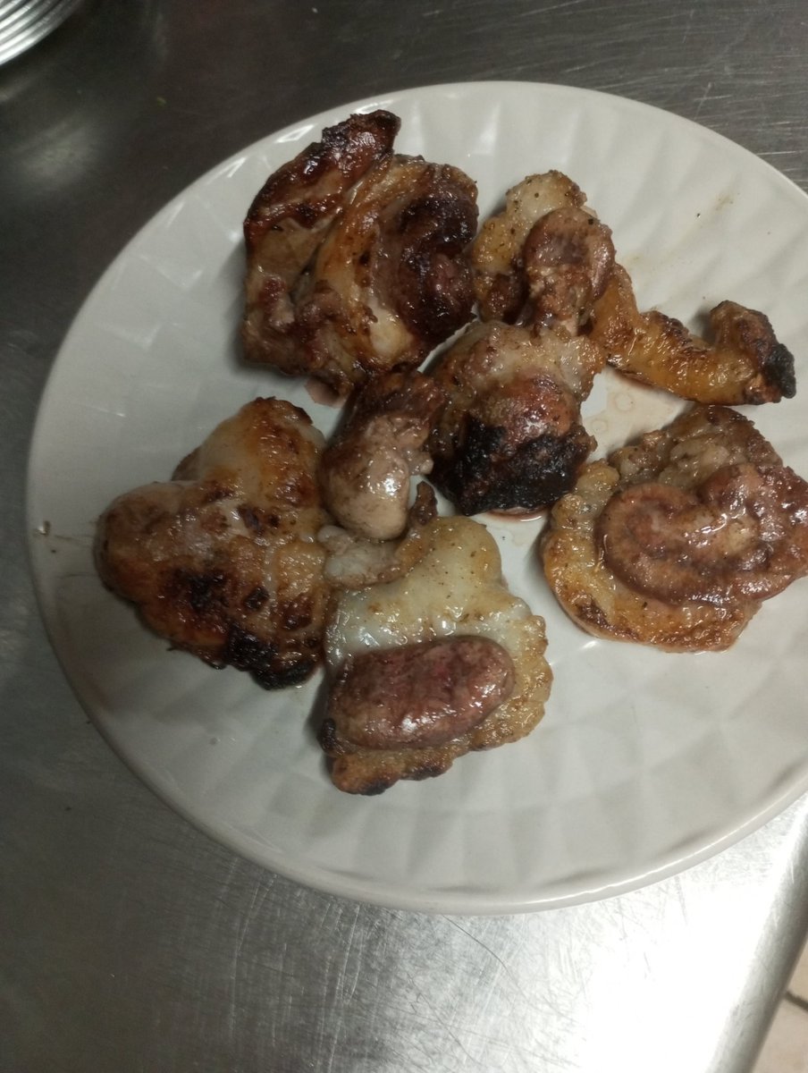 Νεφρά αρνιού ψητά,τρώτε ρε Μπρουκληδες?