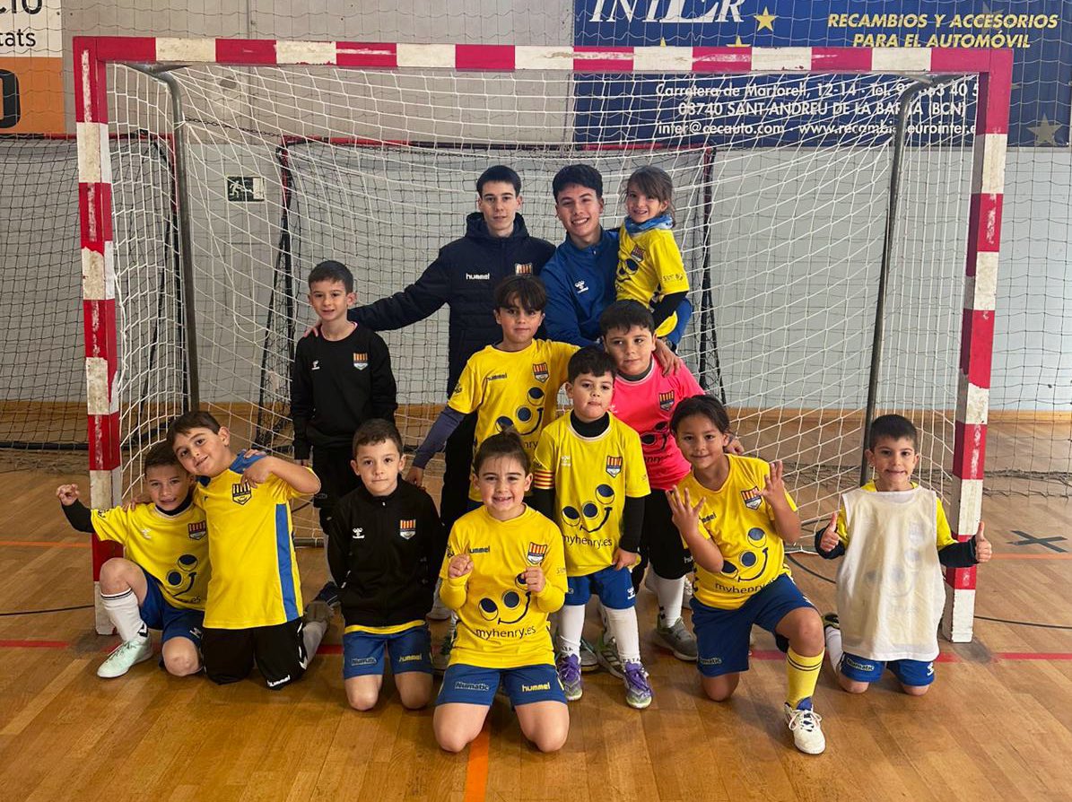 cfssantboi's tweet photo. Sant Andreu 0-6 Prebenjamin “A”
Resultado final de la jornada 💛💙 #CFSSantBoi #unescutunafamilia https://t.co/1lGF3lpaTj