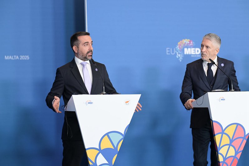 NickAIoannides's tweet photo. Excellent & constructive discussions today in Malta within the context of #Med5 together with colleagues from 🇮🇹 🇬🇷 🇲🇹 🇪🇸

Key takeaways from our Summit:

✅ Ensure swift & orderly implementation of the Pact on Migration & Asylum

✅ Strictly regulated external borders, faster asylum procedures, a functional returns system & genuine solidarity for frontline MS

✅ Firm stance against smugglers and criminal networks

✅ Enhanced partnerships with key third countries 

✅ Prepare the ground for our Presidency of the Council of 🇪🇺#CY2026EU by aligning MED5 priorities on migration

🙏 Sincere thanks to our Maltese hosts @byroncamilleri for their warm hospitality & impeccable organisation. A pleasure to work again with @Piantedosim @thanosplevris @MarlaskaGrande @magnusbrunner