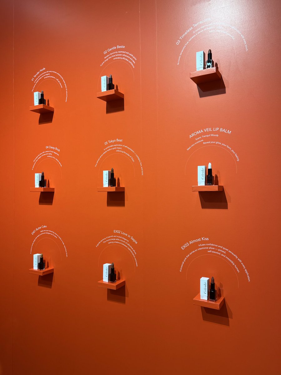 kyon611k's tweet image. Celvokeのポップアップに行って来たんだけど色味も可愛くてどストライク🧡
特に刺さったのがEX03番で
スタッフさんも1番この色が似合うと推してくれた😊
ルミネ新宿と有楽町店にしかないから
買いに行かないと💖
ガチャガチャでアイシャドウも貰えたよ🙂

 #Celvoke
 #ルージュオーモーメント