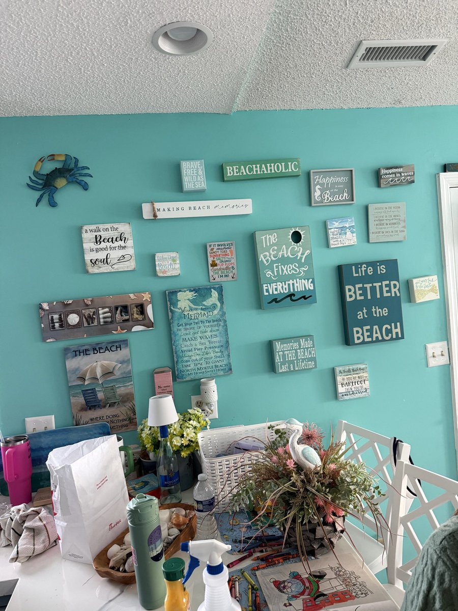 Marve25's tweet photo. @PFTCommenter like my mom’s beach house wall?? https://t.co/yZuuSIYO4f