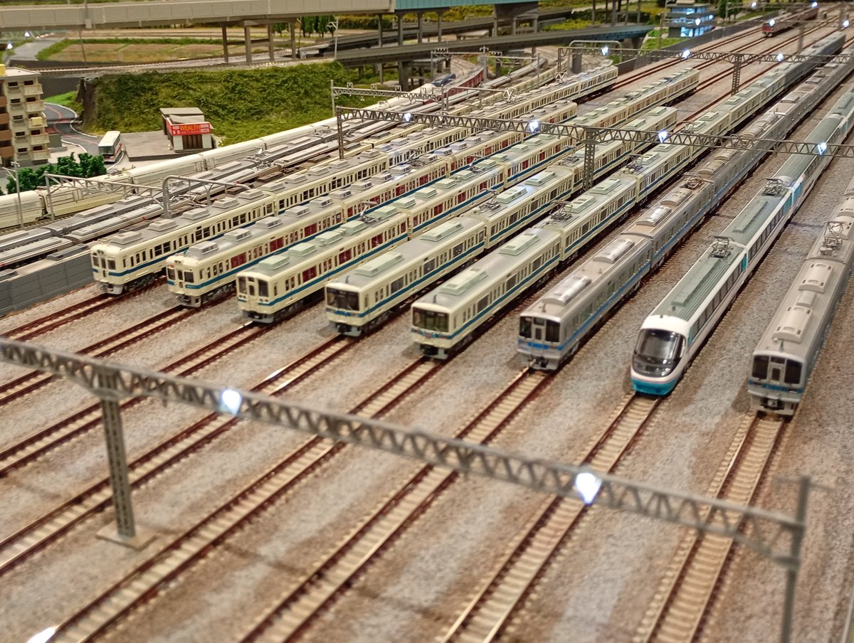 seno_railway's tweet image. 本日、KYOの駅(@KYOnoEKI)さん1階2階貸切で第2回小田急運転会を開催😊

2次会まで非常に楽しかった！

各種小田急(乗入れ)車、そして1000、2000形がこんなに！
壮観でした😆

皆さまの車両はRT先の各参加者の投稿をご参照頂けたらと思います。

ご参加の皆さま、KYO様、本日はありがとうございました😊