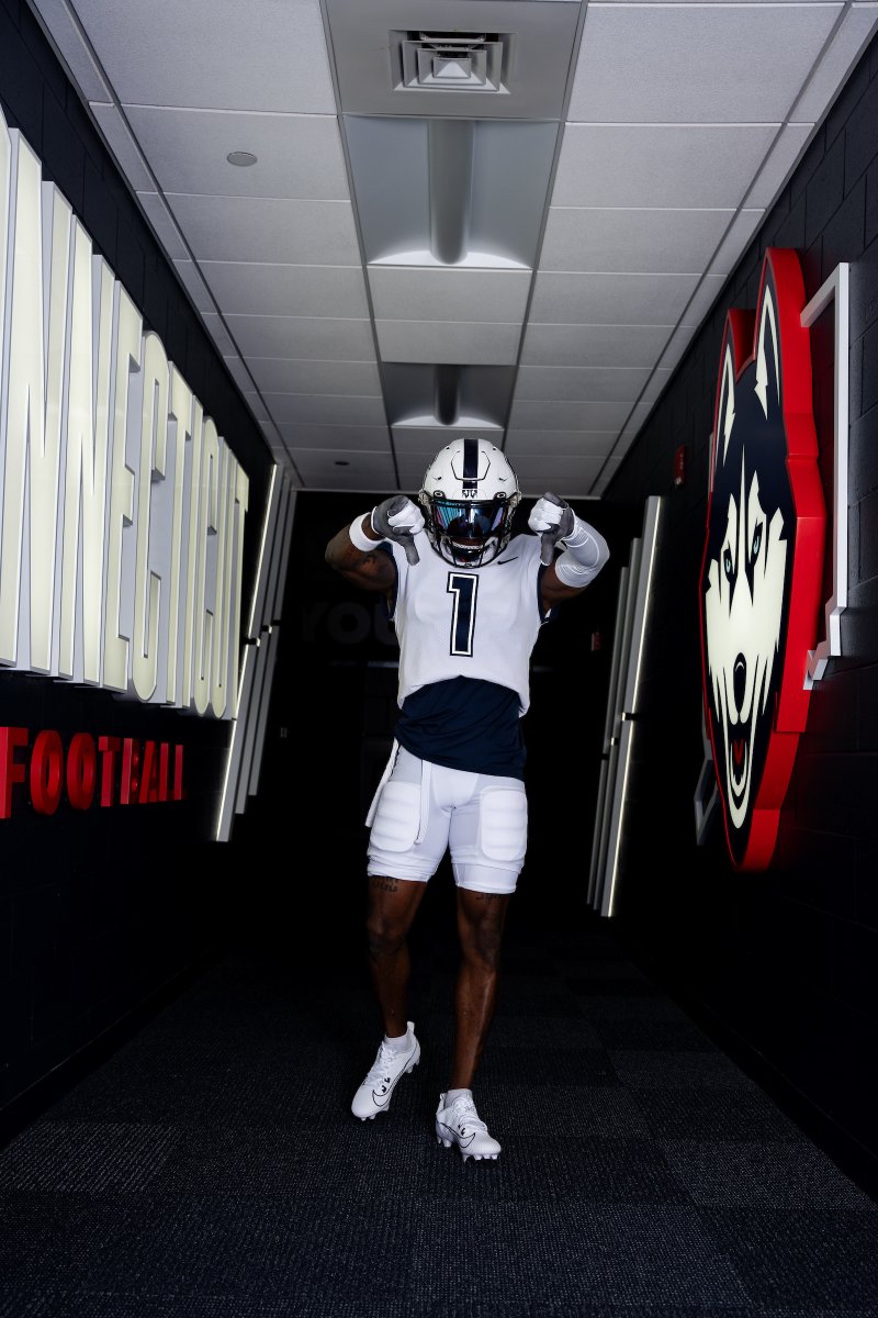 UConn cornerback Kolubah Pewee Jr. is entering the transfer portal, <a href="/SWiltfong_/">Steve Wiltfong</a> and I have learned. 

A former Georgetown transfer, he has 68 career tackles in 30 games with 2 INTs, 2 TFLs and 15 PBUs.

on3.com/transfer-porta…