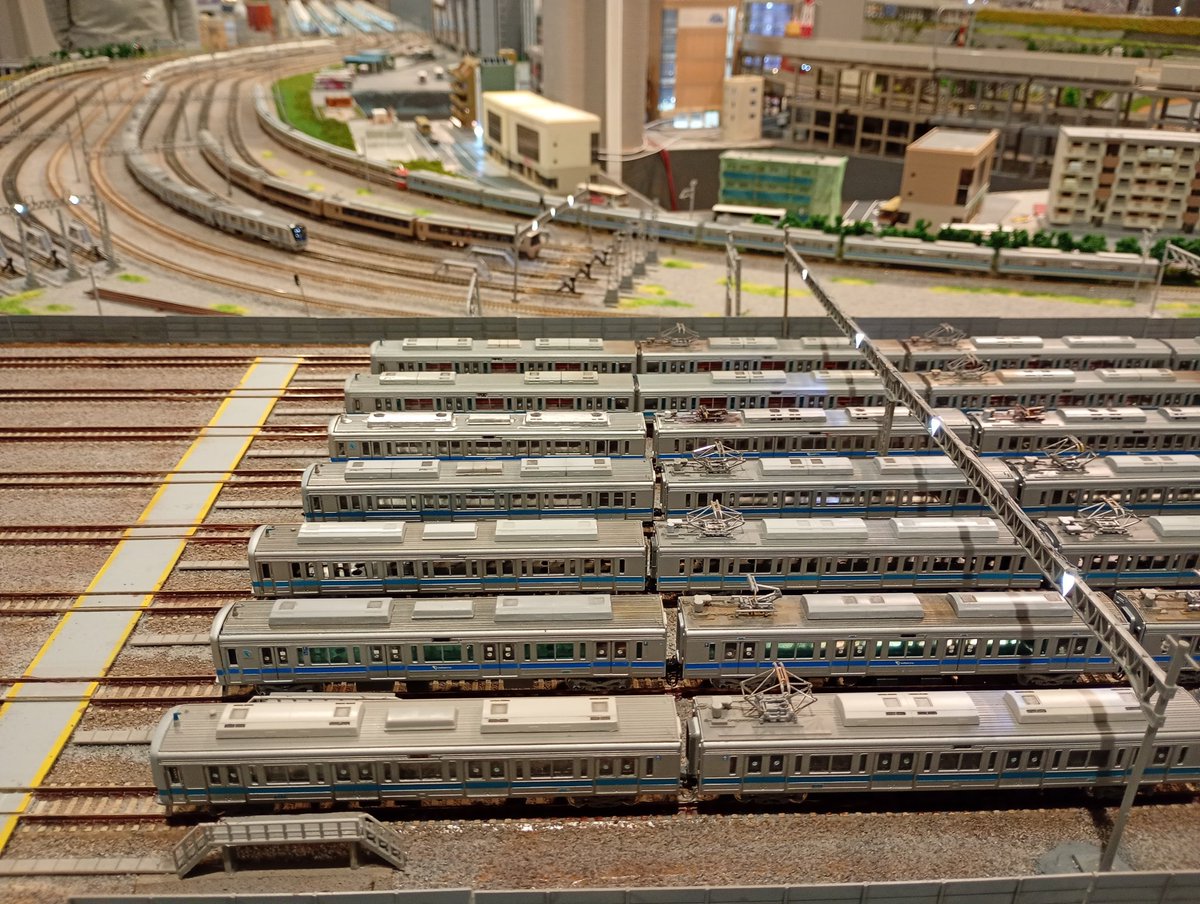 seno_railway's tweet image. 本日、KYOの駅(@KYOnoEKI)さん1階2階貸切で第2回小田急運転会を開催😊

2次会まで非常に楽しかった！

各種小田急(乗入れ)車、そして1000、2000形がこんなに！
壮観でした😆

皆さまの車両はRT先の各参加者の投稿をご参照頂けたらと思います。

ご参加の皆さま、KYO様、本日はありがとうございました😊