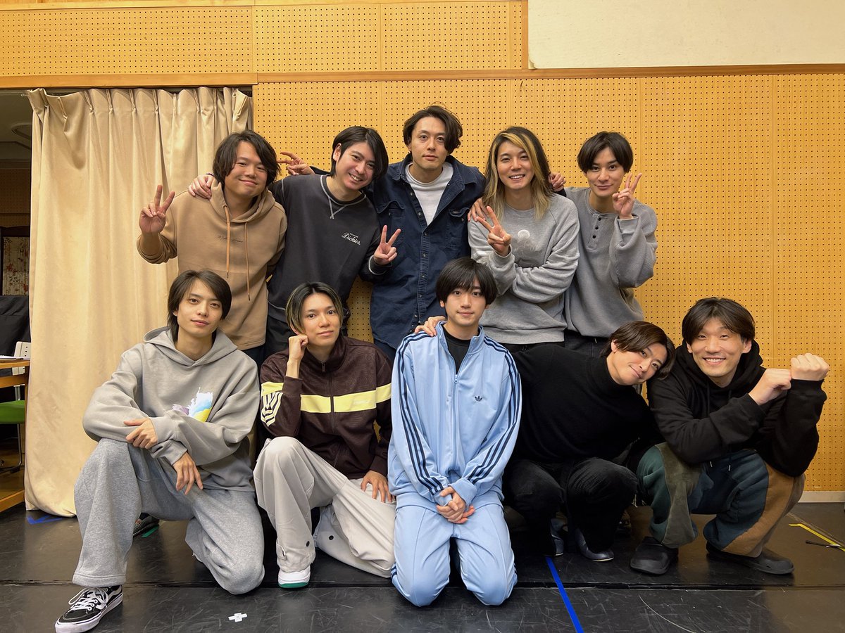 #許溶のとき 
⚡️本日23時より⚡️
12/19(金)13時
追加公演販売開始されました✨

先着販売ですので良席からのご案内になりますのでお早めのご予約お待ちしております！🙇‍♀️

🎫チケット追加発売（先着）
🗓️11月29日（土）23:00～
confetti-web.com/@/miyaomu10