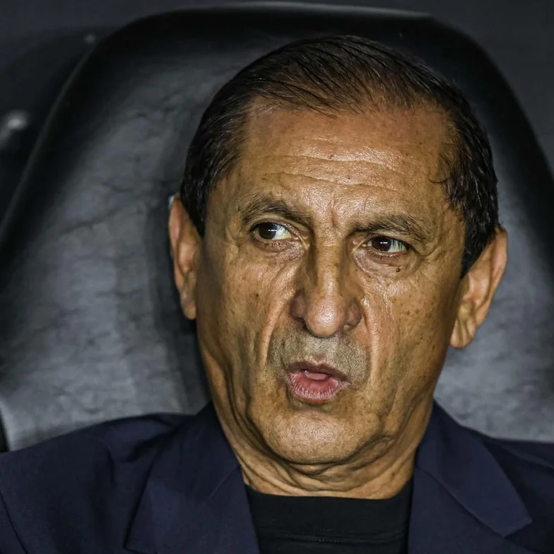 ultimasinter's tweet image. Segundo @juanpablodeole, direção do Inter e os Diaz não chegaram a um acordo de saída ontem no vestiário.

É muito provável que a demissão deles ocorra neste sábado.

D&apos;Alessandro, segundo o jornalista, assumiria o comando técnico nos 2 últimos jogos.