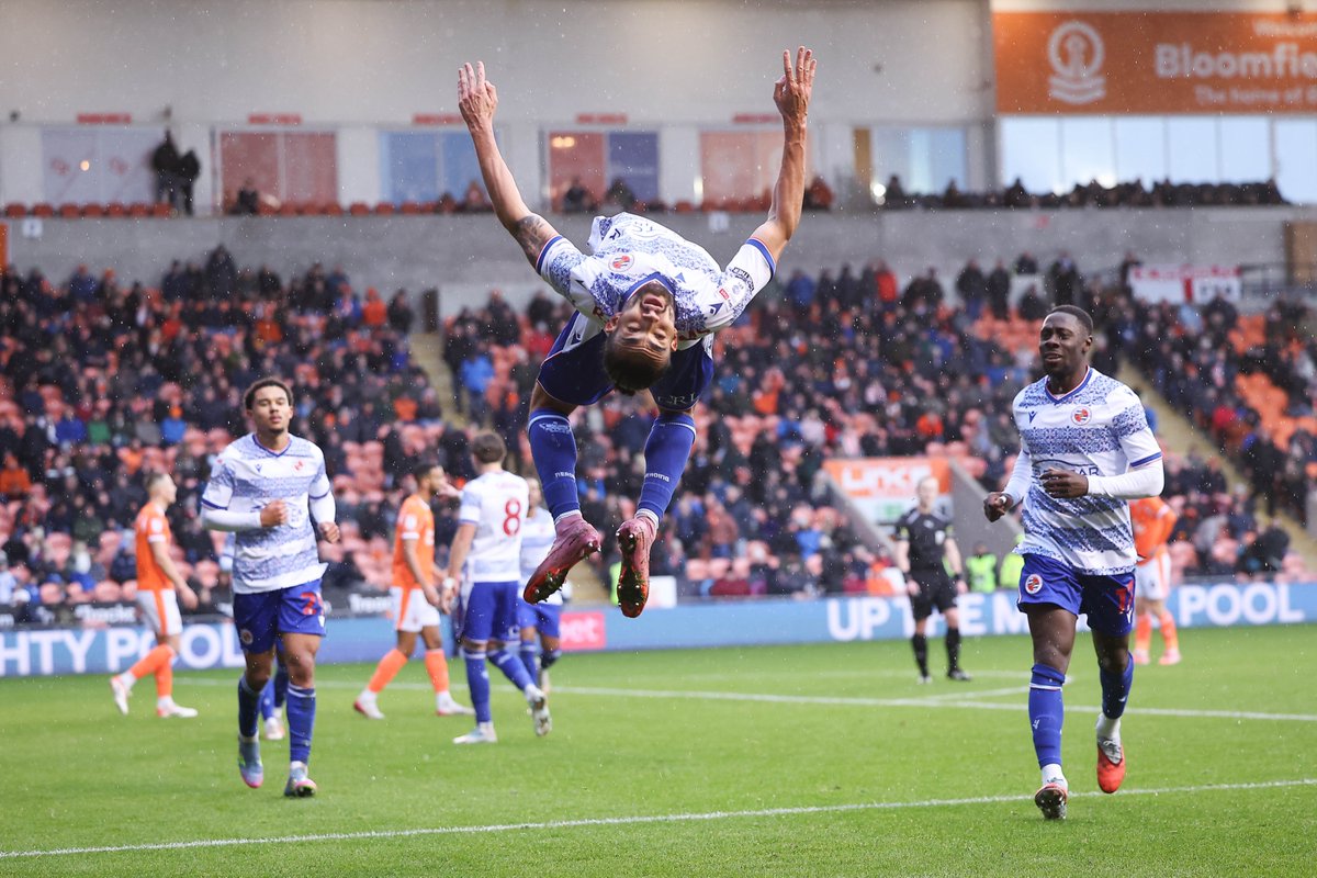 ReadingFC's tweet image. What a celebration 🤩

93&apos; | 🍊0-3👑 | #readingfc