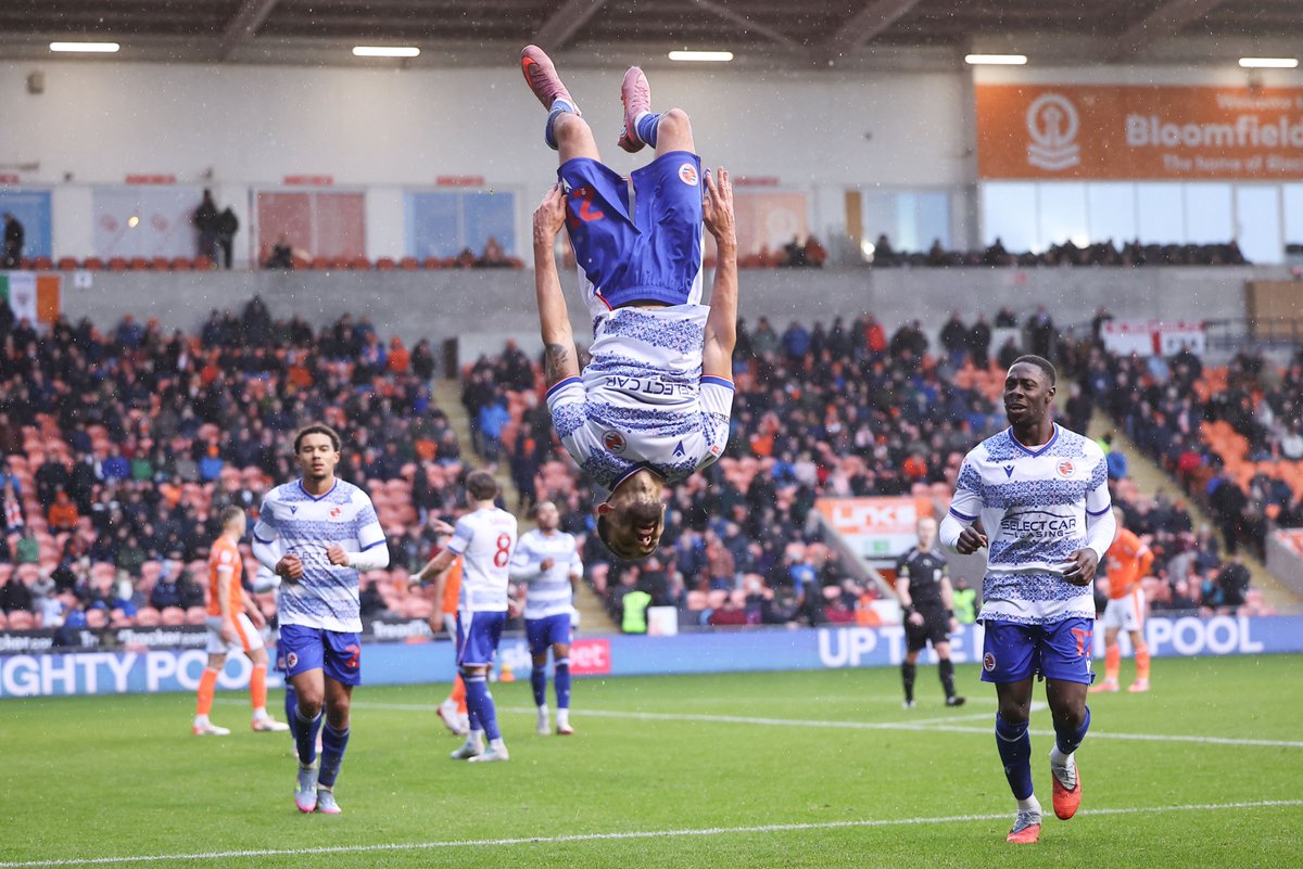 ReadingFC's tweet image. What a celebration 🤩

93&apos; | 🍊0-3👑 | #readingfc