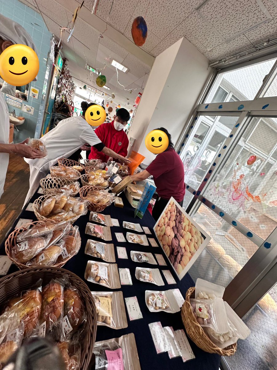 freedomsosei's tweet photo. #来週の販売予定 は
12/3 #大同生命 さま��内販売
12/4 #大阪市役所 特別販売会
12/5 #みんなの作品展 長居スポーツセンター
12/6  #さんめい苑  #クリスマスマーケット です💁‍♀️
写真は先週金曜に参加させて頂いた #西淡路希望の家 さま #宇宙市 での販売の様子
よろしくお願いします！
#フリーダム創生 https://t.co/LAF8IceAQC