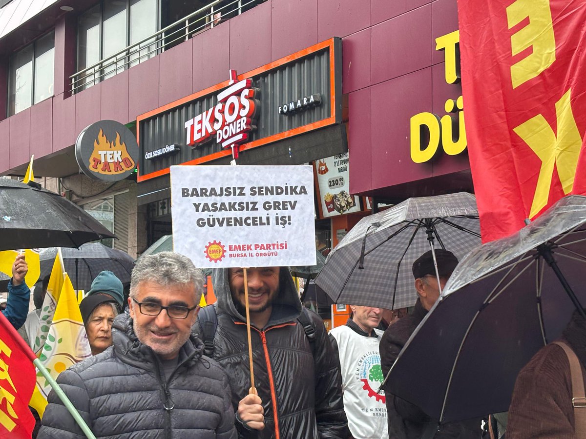 “Halk için bütçe, demokratik Türkiye” 
Bursa'da emekçiler, KESK'in çağrısıyla “Geçinemiyoruz” mitinginde bir araya geldi.