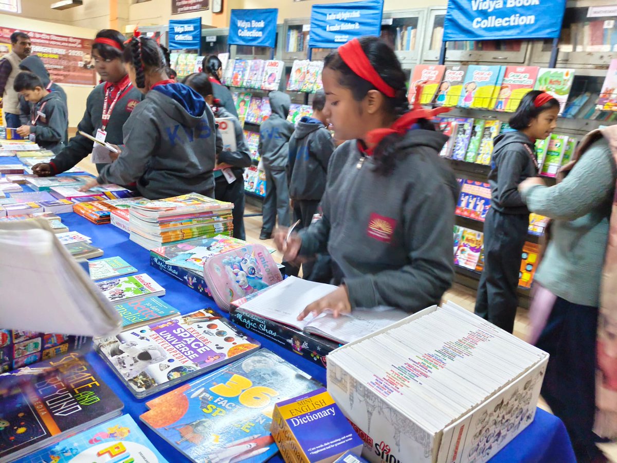 BirpurKv's tweet image. &quot;Books open doors to imagination, knowledge, and endless possibilities. KV Birpur Book Fair celebrates the joy of reading and the power of learning.”

@EduMinOfIndiS_HQ @ro_kvs 
#KVS #library #LibraryWeek #NEP2020