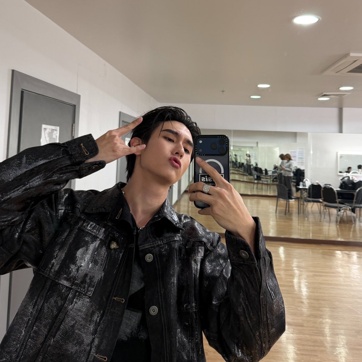 mmaeblue's tweet photo. ผมรักแก๊งเฮียมาก ๆ รอวันที่จะได้มีแฟนคอนด้วยกันน้าาา 🤲
#JimmySeaFanconD1
#fforce_ #kasiboom https://t.co/SB29oRiOEv