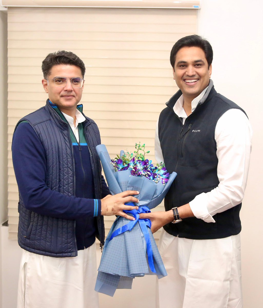 कांग्रेस के राष्ट्रीय महासचिव एवं प्रदेश के पूर्व उपमुख्यमंत्री श्री सचिन पायलट जी के साथ आत्मीय मुलाकात की।

उन्होंने नए दायित्व हेतु बधाई एवँ शुभकामनाएँ प्रेषित की।

मुलाकात के दौरान सचिन जी ने संगठन को ओर मजबूत करने, युवाओं की भागीदारी बढ़ाने तथा जनसेवा को नई दिशा देने से