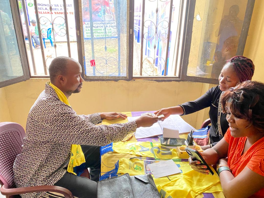 bakadifuilaChri's tweet image. Ce Samedi 29 novembre 2025, j´ai payé ma Carte du Parti à la catégorie Membre d´honneur du Mouvement Congo en-Avant, #MCA Parti Cher au Président Kas KASONGO KALALO affectueusement appelé 3K @KasongoKas, à 50 $.
Un juste d´engagement renforcé à l&apos;idéologie de ce Grand parti…