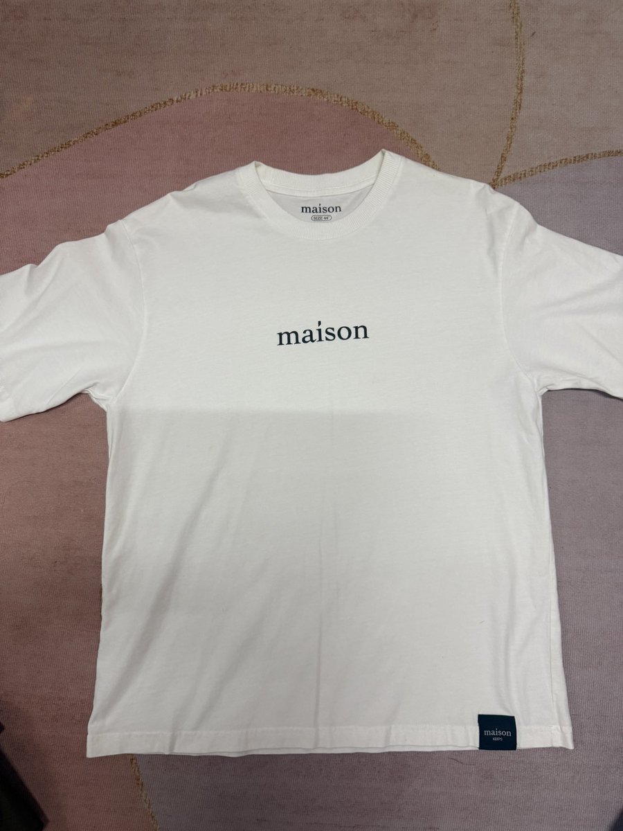 PLkmcn17's tweet photo. #ส่งต่อเสื้อผ้า #ส่งต่อเสื้อผ้ามือสอง #เสื้อผ้ามือ2  #ส่งต่อ #เสื้อผ้ามือสอง #โล๊ะตู้เสื้อผ้า
#feelfreebkk #cintage maison size 44 290 https://t.co/GlYFGiGY4D