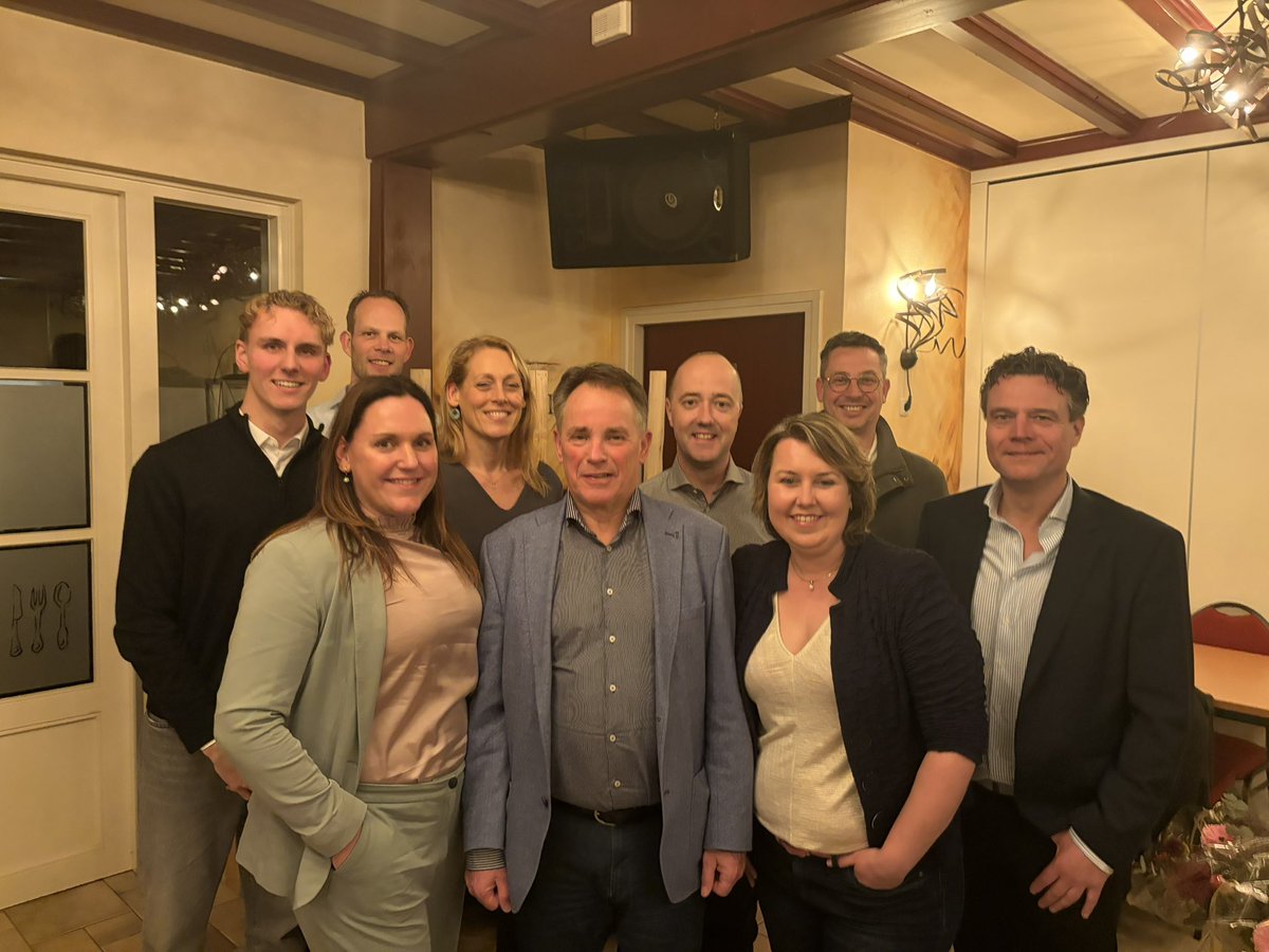 Cdaleudal's tweet photo. 1. Huub van Helden (Haelen)
2. Elle Snijders (Roggel)
3. Peter van Melick (Neer)
4. Jeanine Beckers (Heythuysen)
5. Jeroen Bertjens (Haelen)
6. John Nouwen (Heythuysen)
7. Vince Janssen (Horn)
8. Heida Raven (Kelpen-Oler)
9. Bas Bonten (Heythuysen)
10. Dirk Jimmink (Ittervoort) https://t.co/1WTnKcvjqq