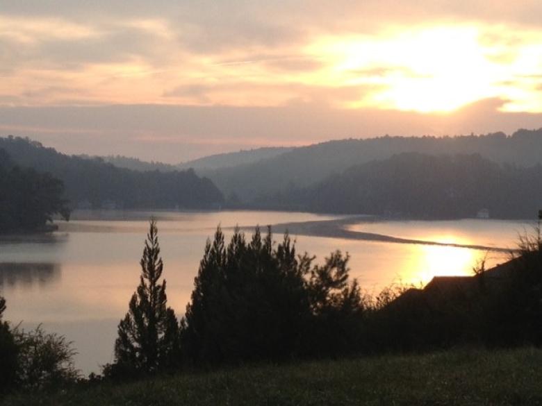 JohnLDinos's tweet photo. "A little tranquil lake is more significant to my life than any big city in the world." – Munia Khan

📸 Explore Rabun

#LakeHomesRealty #LakeLife #LakeLifestyle #LakeLiving #LakeHouse #LakeVibes #LakeFun #LakeLove #Lakeside #LifeontheLake #Outdoorliving https://t.co/P2TWMogodm