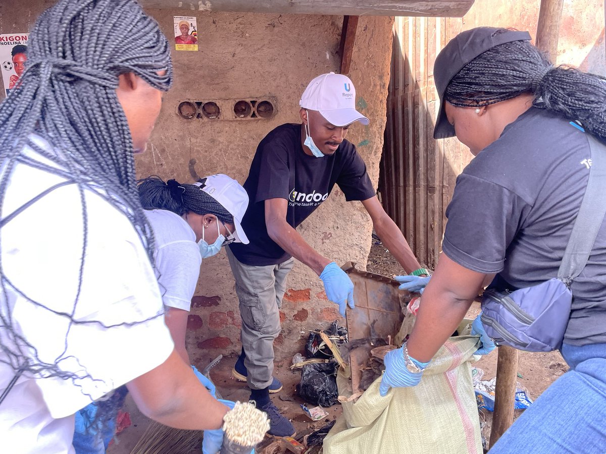 talentscoan's tweet image. Fundoo’s commitment to inspire behaivoral change and turn awareness into real impact is being reflected today in kisenyi during the cleanup 
@UReportUganda 
@UNICEFUganda
