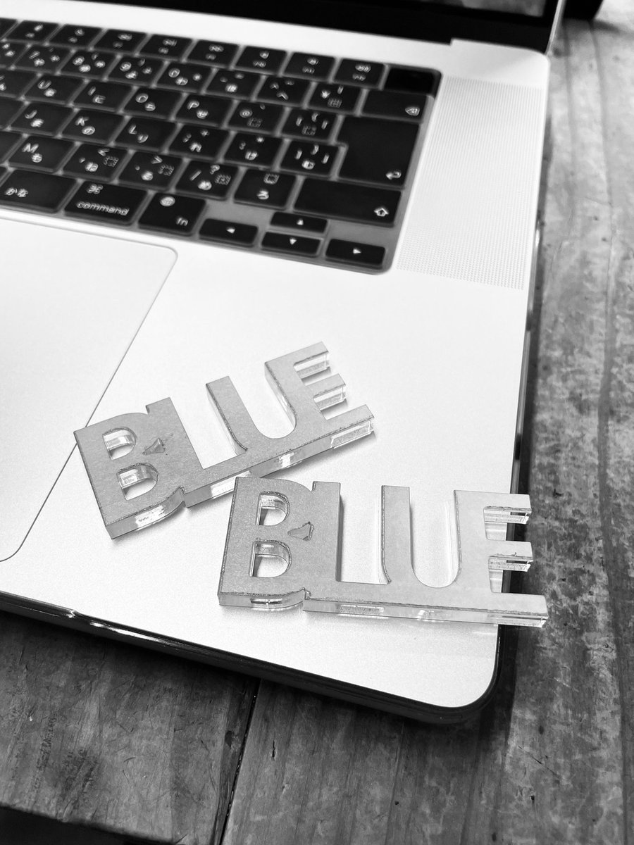 明日11/30㈰！！ #BLUEWAY ！！
銀ソーダさん <a href="/gin_soda_46/">銀ソーダ</a> が300メートルの画を創造するよ！！

今年も大學湯ブース <a href="/daigakuyu07/">大學湯 Daigakuyu</a> にてアクリル染めワークショップします！
大學湯グッズもありますよ〜！
ついでにヴドギラの物販もございます。
是非〜！！

福岡市東区箱崎　筥崎宮にて。

GO！！！！