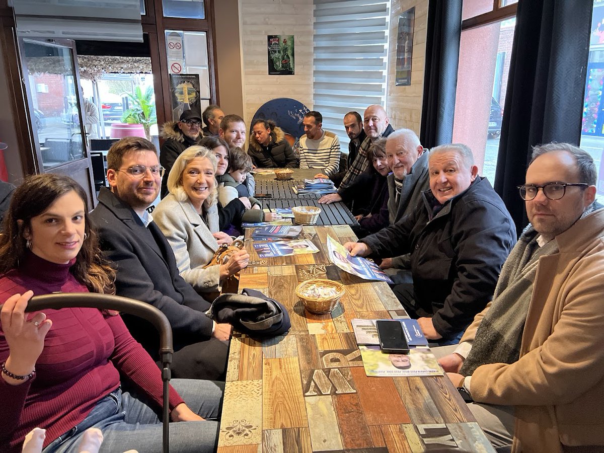 Merci chère <a href="/MLP_officiel/">Marine Le Pen</a> de ton soutien précieux, encore aujourd'hui à #Carvin. Création d'une police municipale, baisse de la fiscalité, amélioration des services publics de proximité : ici dans ta #circo6211, nous sommes plus que jamais prêts à reprendre la ville en main !