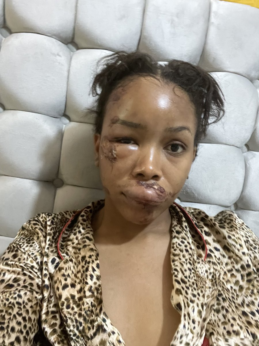 kibaha_finest's tweet image. "Mi nilisikia kuanzia lini umeanza kutembea na mume wangu alafu baadae nikaona giza"😂😂🚮