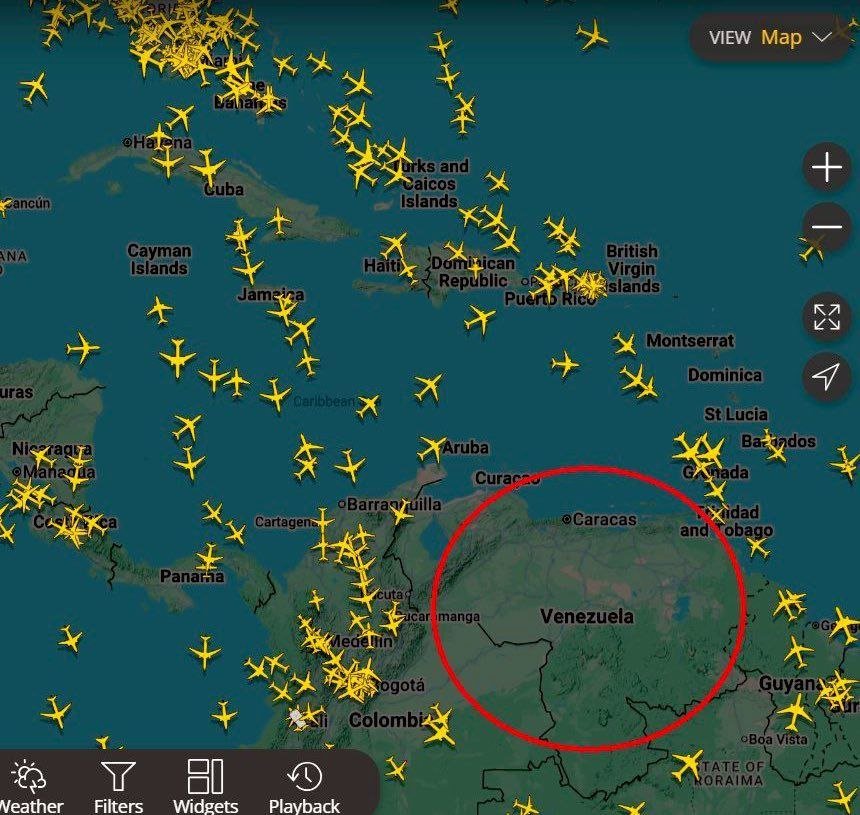 ME_Observer_'s tweet image. ⚡️🚨 Trump orders the closure of Venezuelan airspace. The airspace above and surrounding Venezuela to be closed in its entirety.