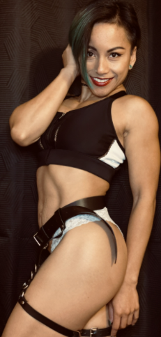 Die Dusche läuft, und meine Brüste warten nur darauf, dass du sie siehst. Rate, was ich auf xnprofil.com/marie 😊 für dich vorbereitet habe! Komm auf und erzähl mir, was du am liebsten magst