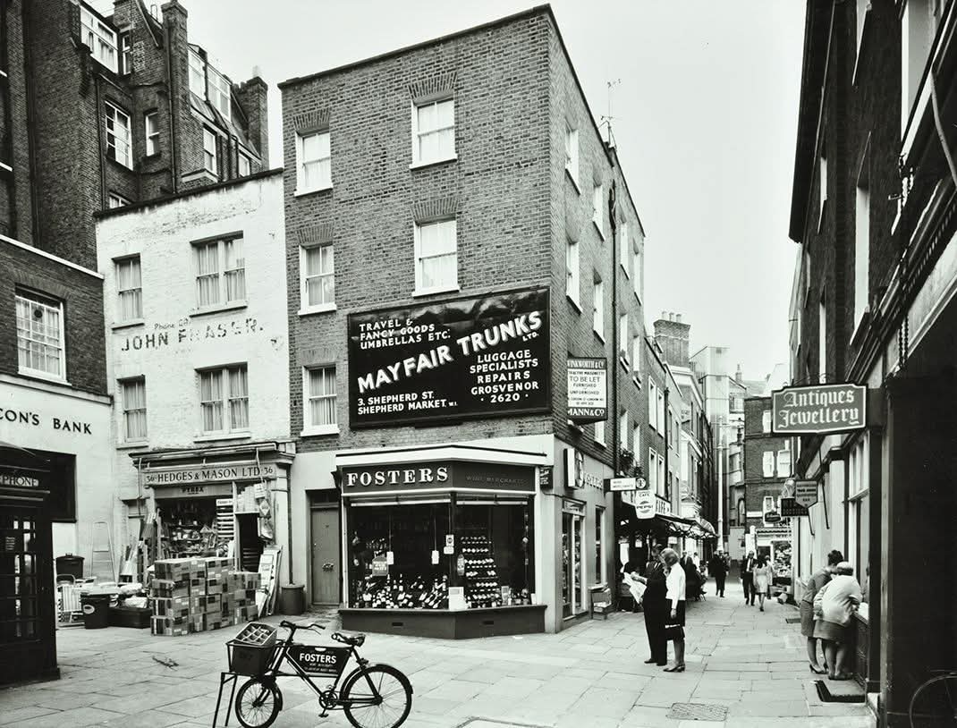 An old view of Shepherd Market (designed by Architect Edward Shepherd), which is included on the upcoming tour. Join us as we venture into the past and the pubs that made it happen. 🤝 <a href="/VinnieSull1van/">Vinnie Sullivan</a>