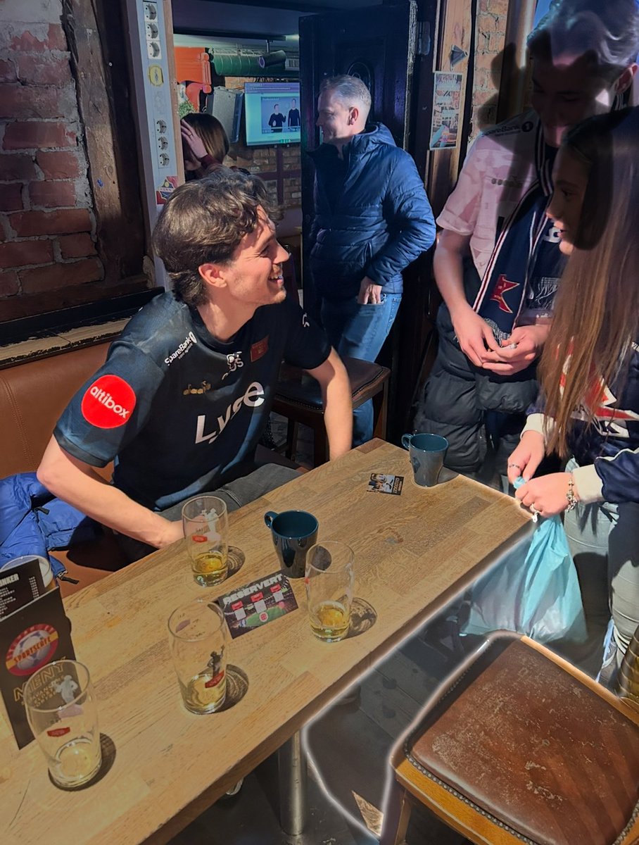 5 kamper og folk  i kø for å få autograf!
Legender vokser ikke på trær….