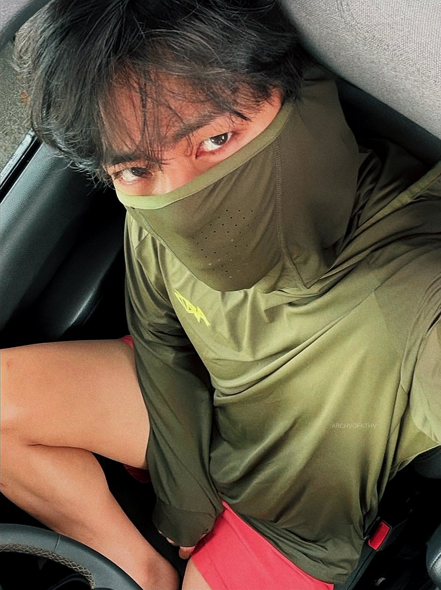 TAEHYUNG IS SO HOT FOR THIS