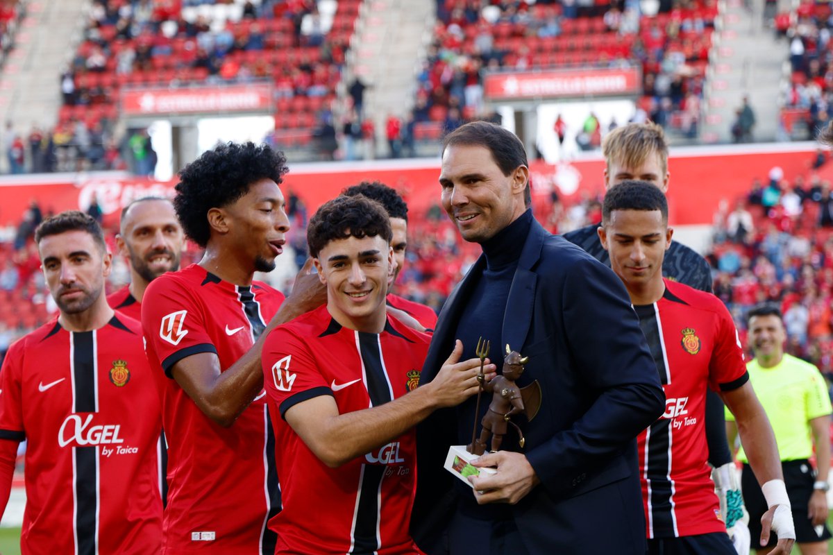 📸 El RCD Mallorca ha rendido homenaje a Rafa Nadal antes del Mallorca- Osasuna