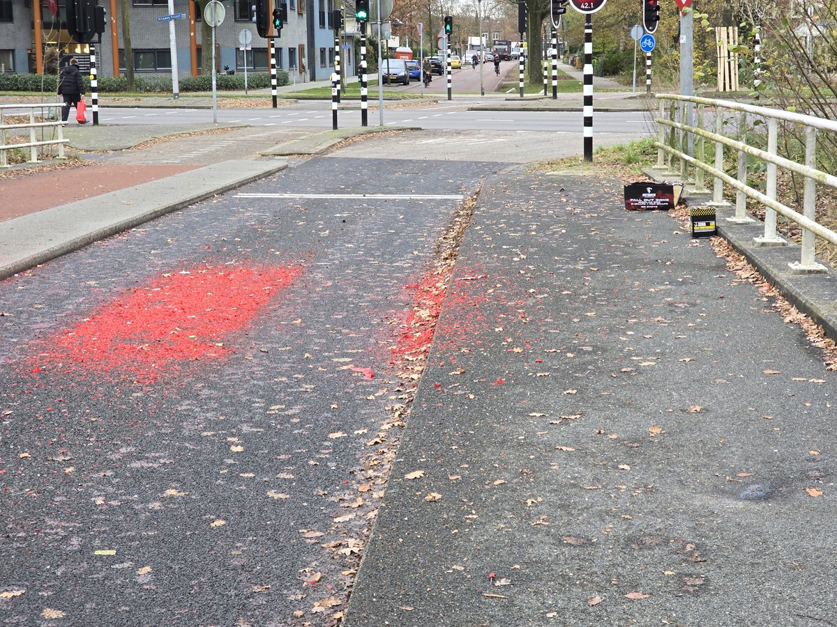 Het was vanacht weer "Gezellig" in #Amersfoort (bus brug Balladelaan)